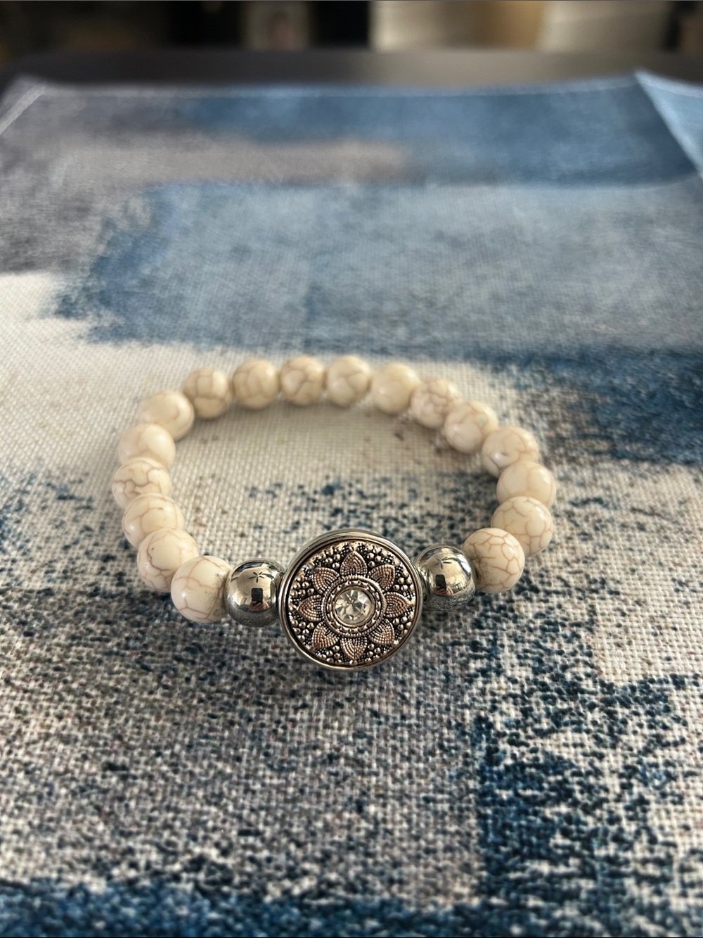 Cream Howlite Stretch Bracelet with Decorative Silver Medallion - changeable